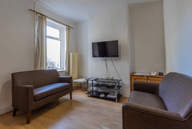 3 bed house, Hirwain Street, Cathays, Cardiff, CF244JG - Image 2